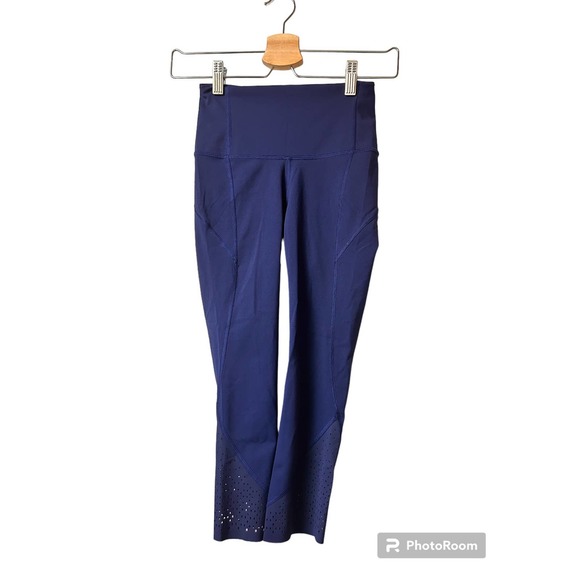 Lululemon Anew Crop (21") Hero Blue size 2 leggings - Picture 2 of 8
